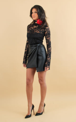 Blossom leather & chiffon floral neck corsage (Available in black or red)